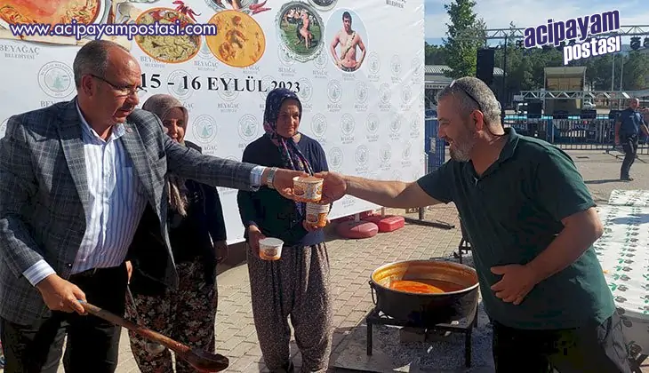 Beyağaç’ta festivalde 5 bin kişi topan
                    tarhana çorbası içti
