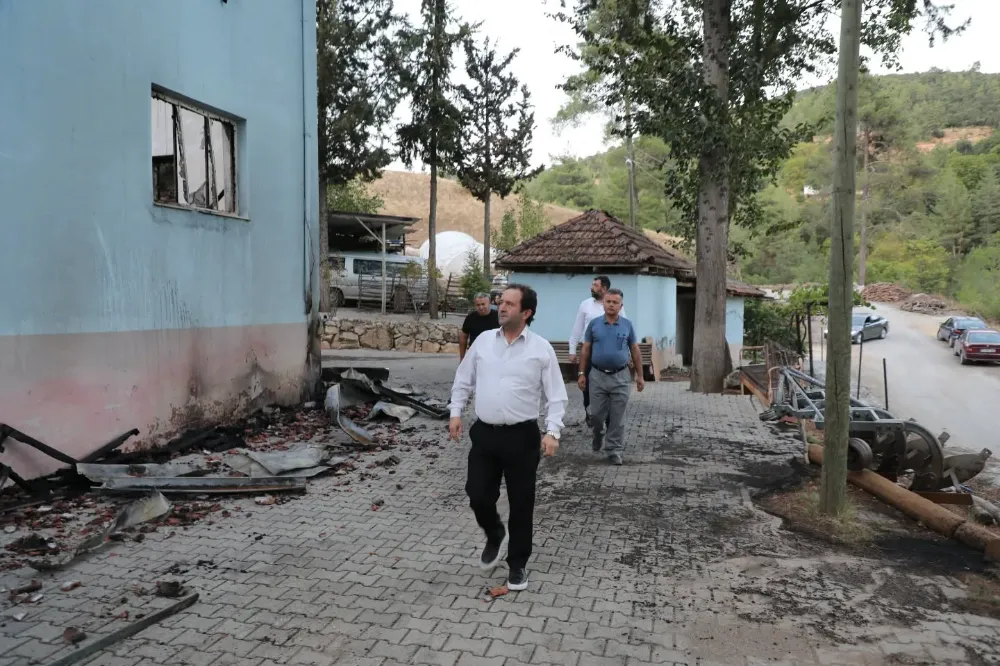 BAŞKAN YILDIRIM’DAN YANGINDA ZARAR GÖREN CAMİYE ZİYARET
