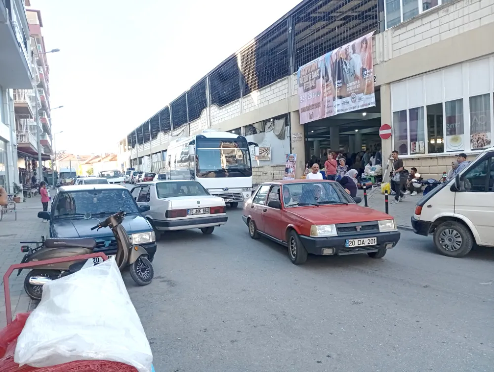 Acıpayam Salı Pazarı’nda Trafik Sorununa Çözüm Bekleniyor