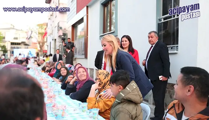 BİNLERCE KİŞİ ORUCUNU AKKONAK
                    MAHALLESİ