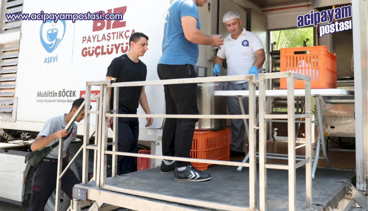 BÜYÜKŞEHİR BELEDİYESİ YANGIN BÖLGESİNDE
                    MOBİL AŞEVİ KURDU!