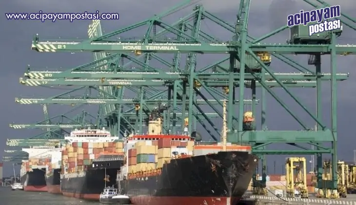 Ege İhracat Birlikleri Koordinatörü Jak
                    Eskinazi, Türkiye Cumhuriyet Merkez Bankası Başkanı
                    Hafize Gaye Erkan