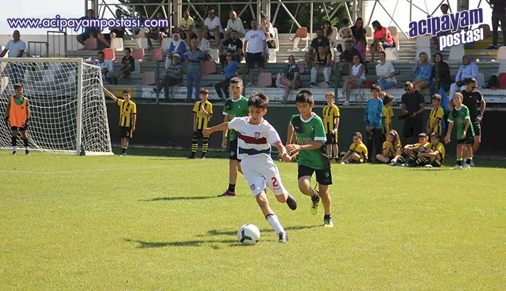 Geleceğin Yıldız Futbolcu Adaylarının
                    Turnuvası Nefes Kesti 