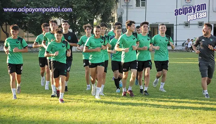 Genç
                    horozlar yeni sezona merhaba
                    dedi