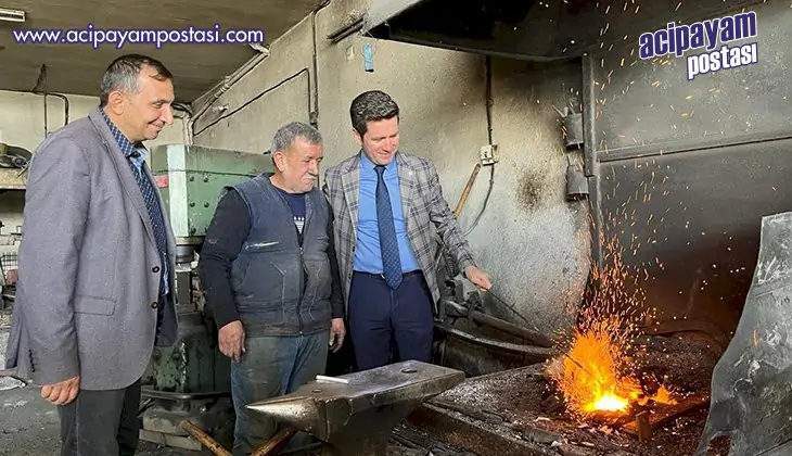 İYİ Partili
                    Tatık emekçinin yanında