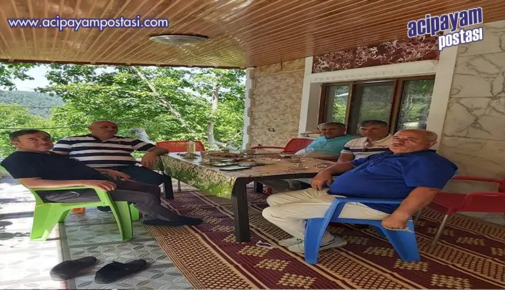 MUSTAFA ŞEVİK KURUDERE MUHTARIYLA BİR
                    ARAYA GELDİ