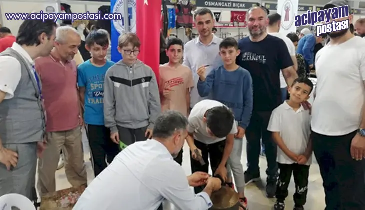 Denizlili akademisyenler Bıçakçılık
                    Festivaline katıldı