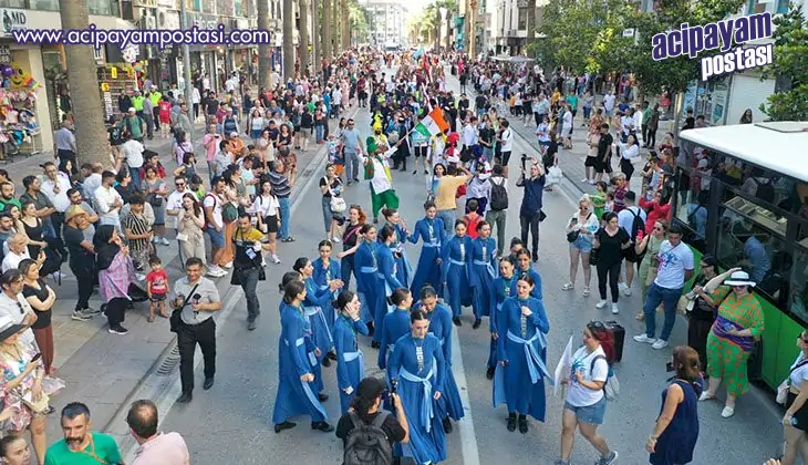 Uluslararası Dans Festivali kortej
                    yürüyüşü gerçekleşti
